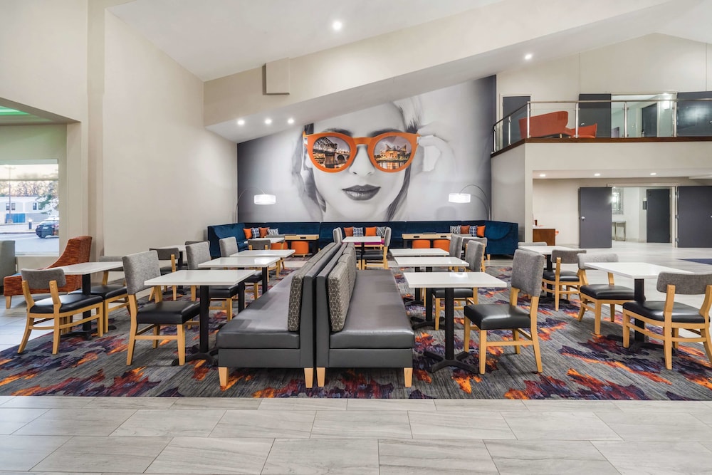 La Quinta Inn & Suites by Wyndham Chattanooga-Hamilton Place 38/45