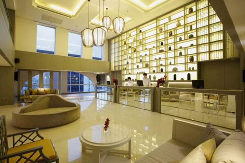 The Quarter Hualamphong by UHG 53/69