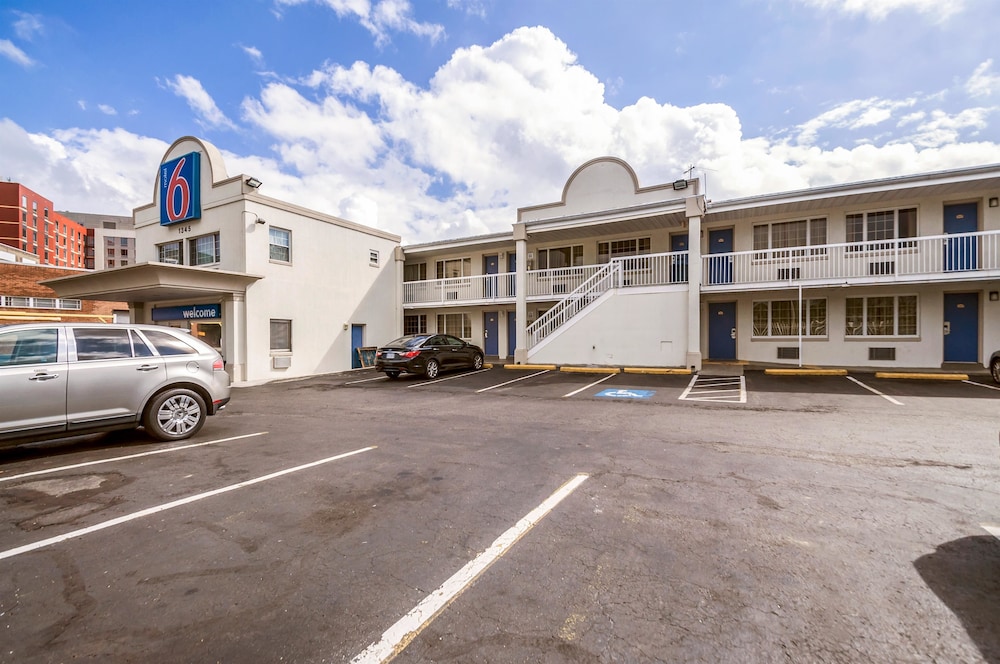 Motel6 Washington, DC - Convention Center photo2