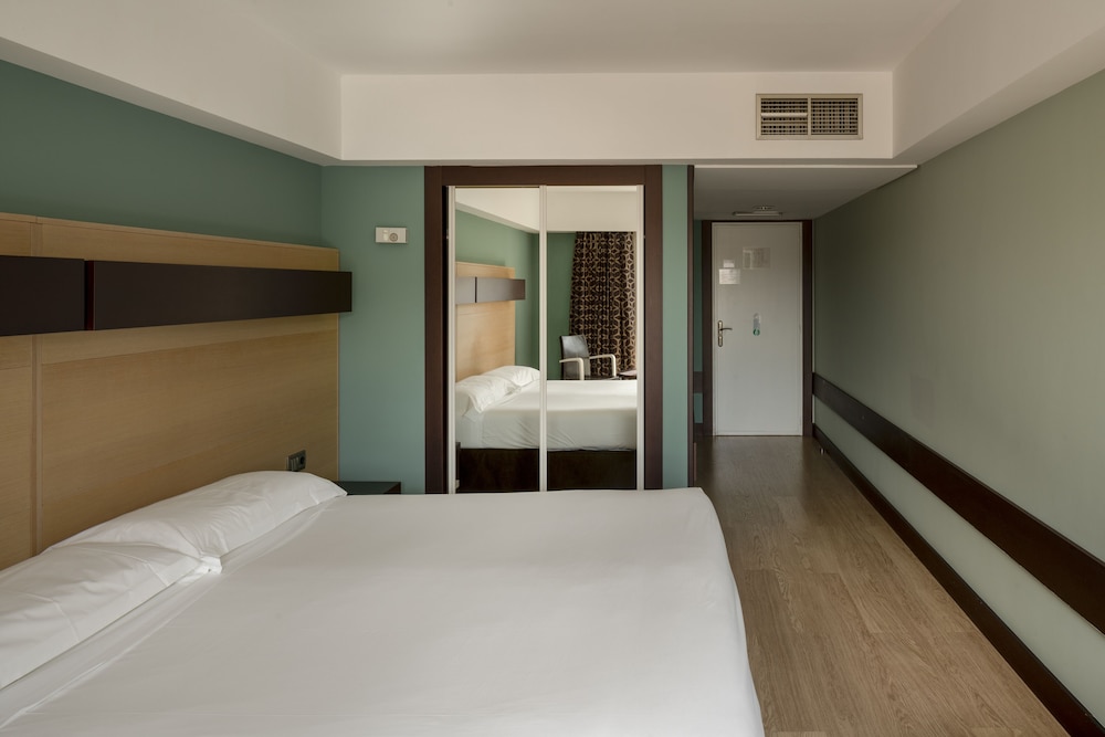 Ciudad de Logrono Hotel 9/27