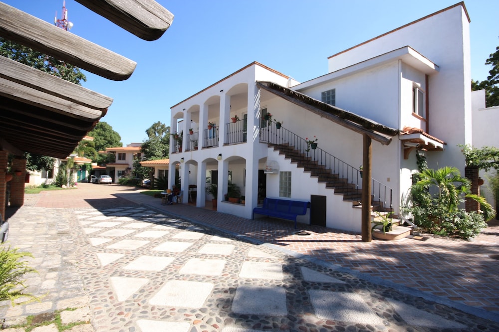 Alcazar Suites 26/30