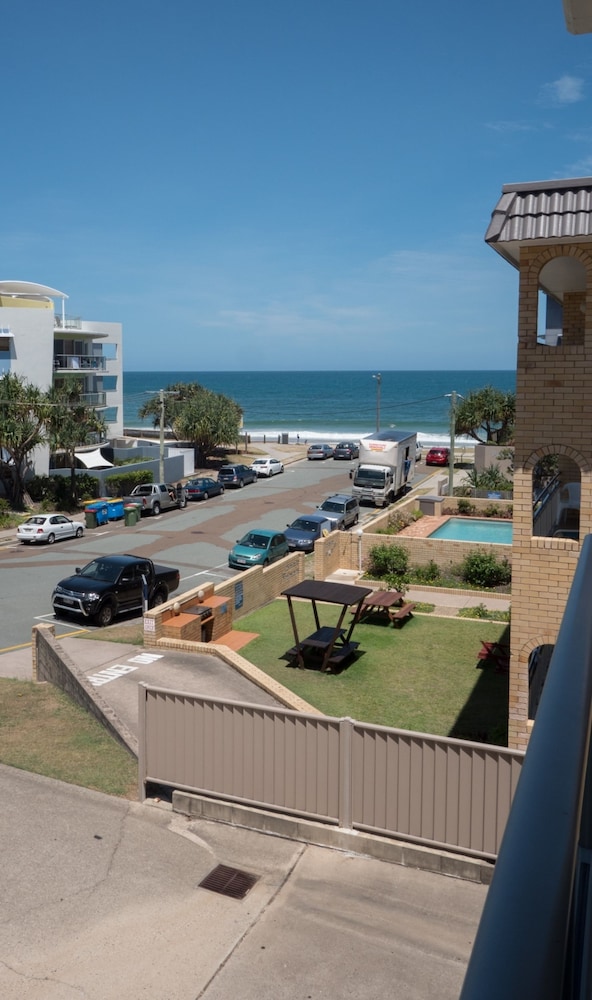 MERRIMA COURT HOLIDAY APARTMENTS 70/74
