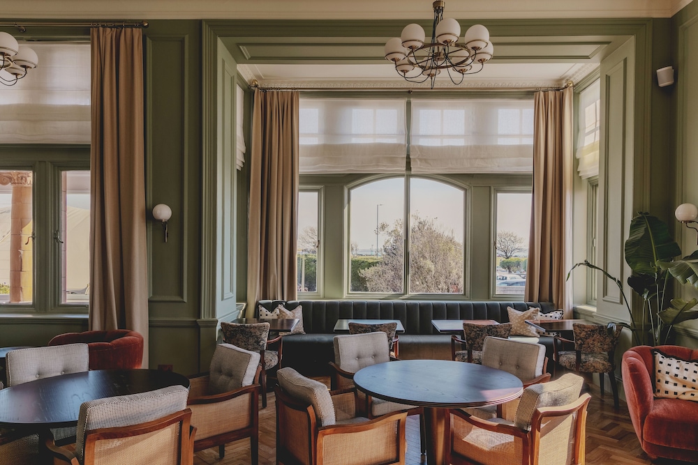 Queens Hotel Portsmouth 65/76