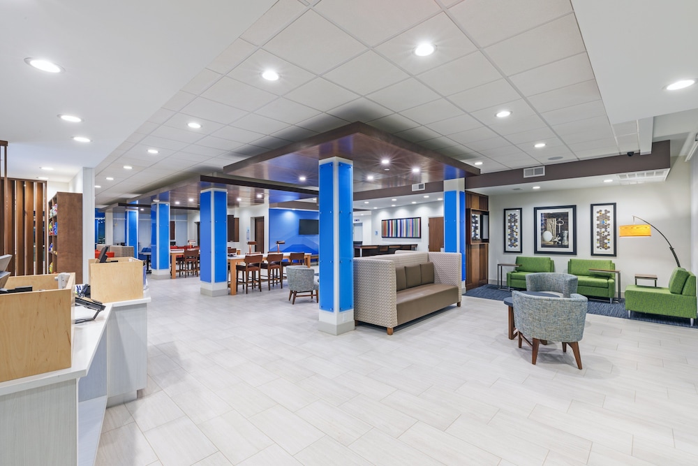 Holiday Inn Express & Suites Purcell 11/48