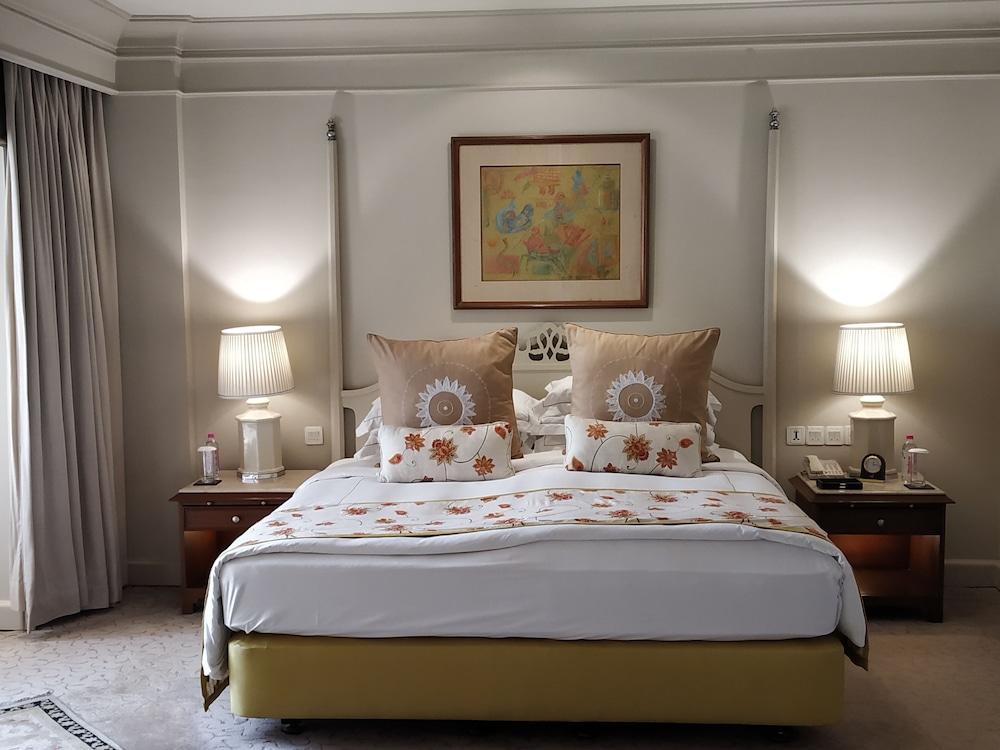 TAJ BENGAL 24/72