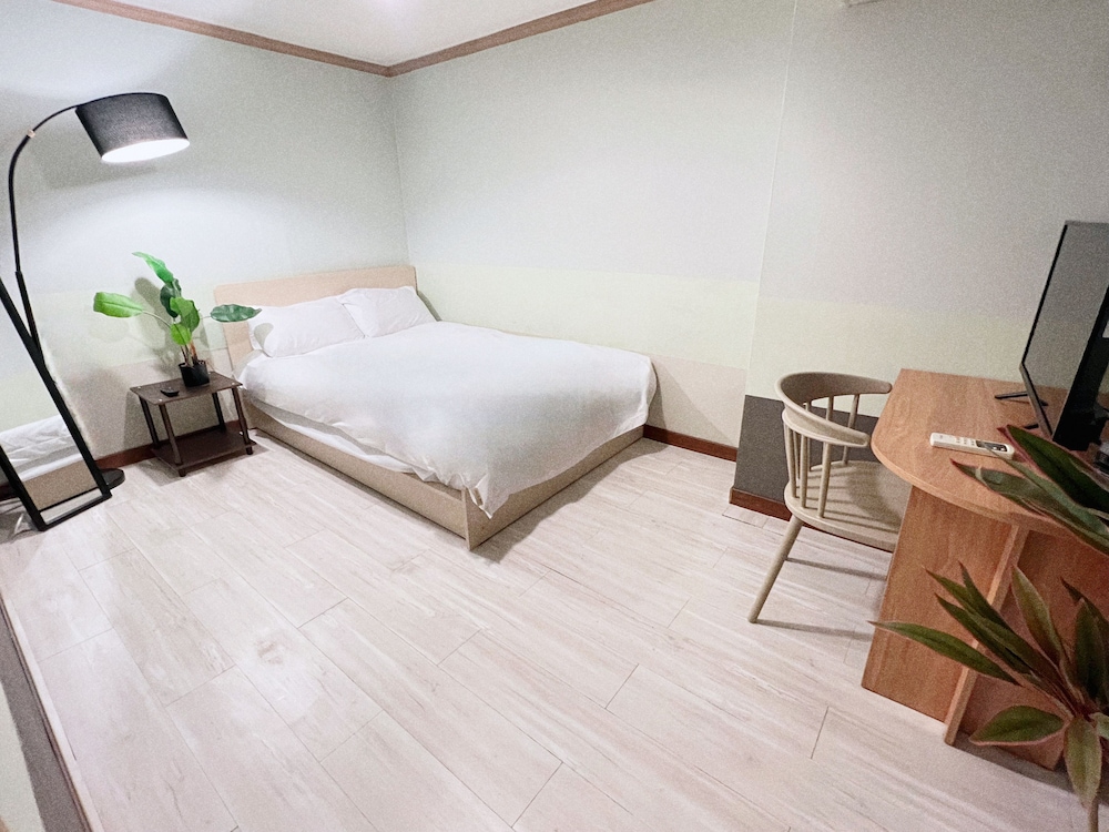 JNINE Guest House 20/59