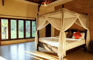 2 Bedrooms, Villa