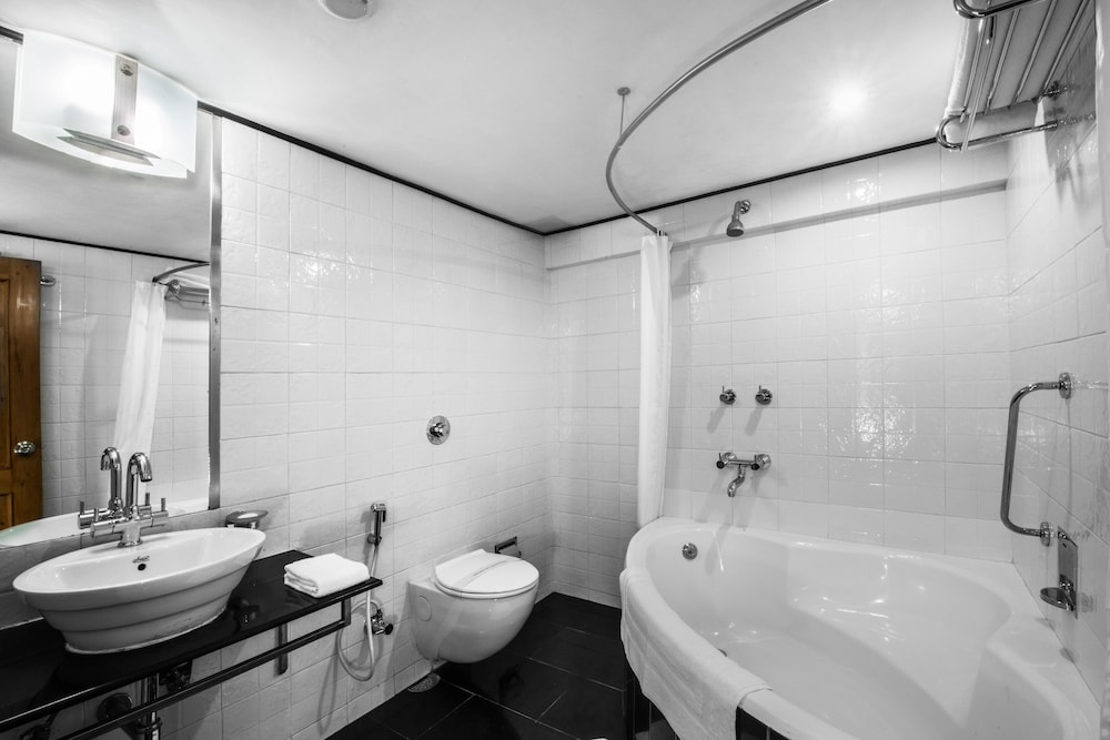 HONEYMOON INN 48/50