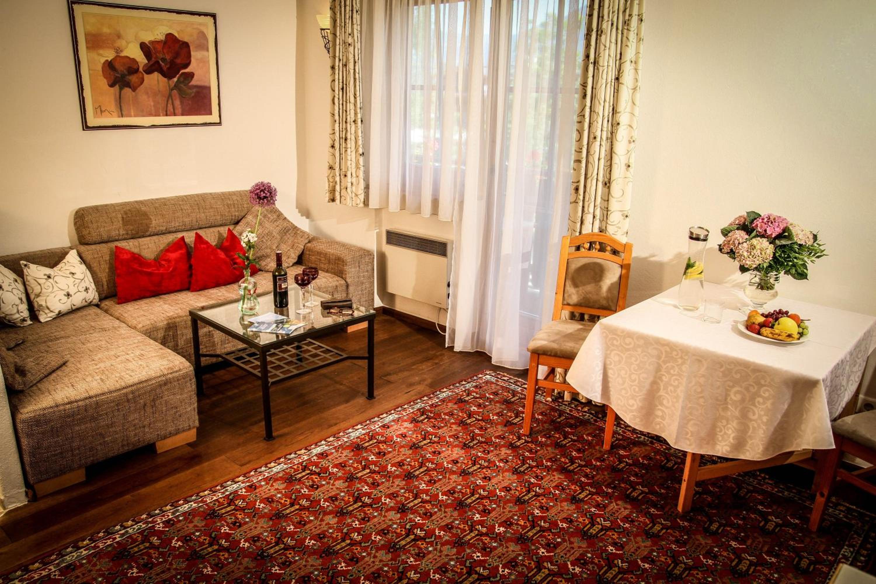 Hotel Pension Alpenrose 38/50