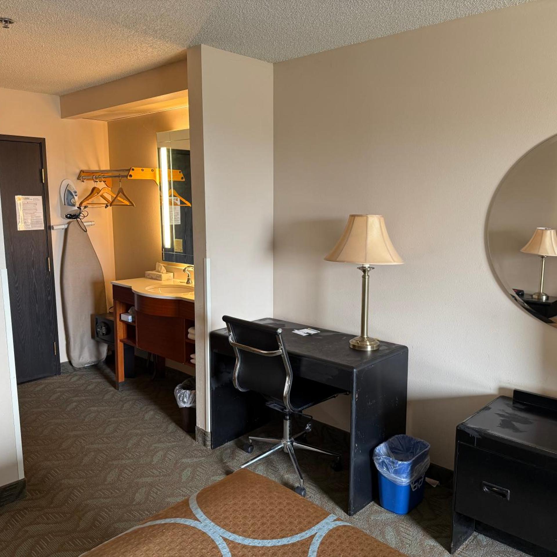 Dodgeville Inn & Suites 44/44