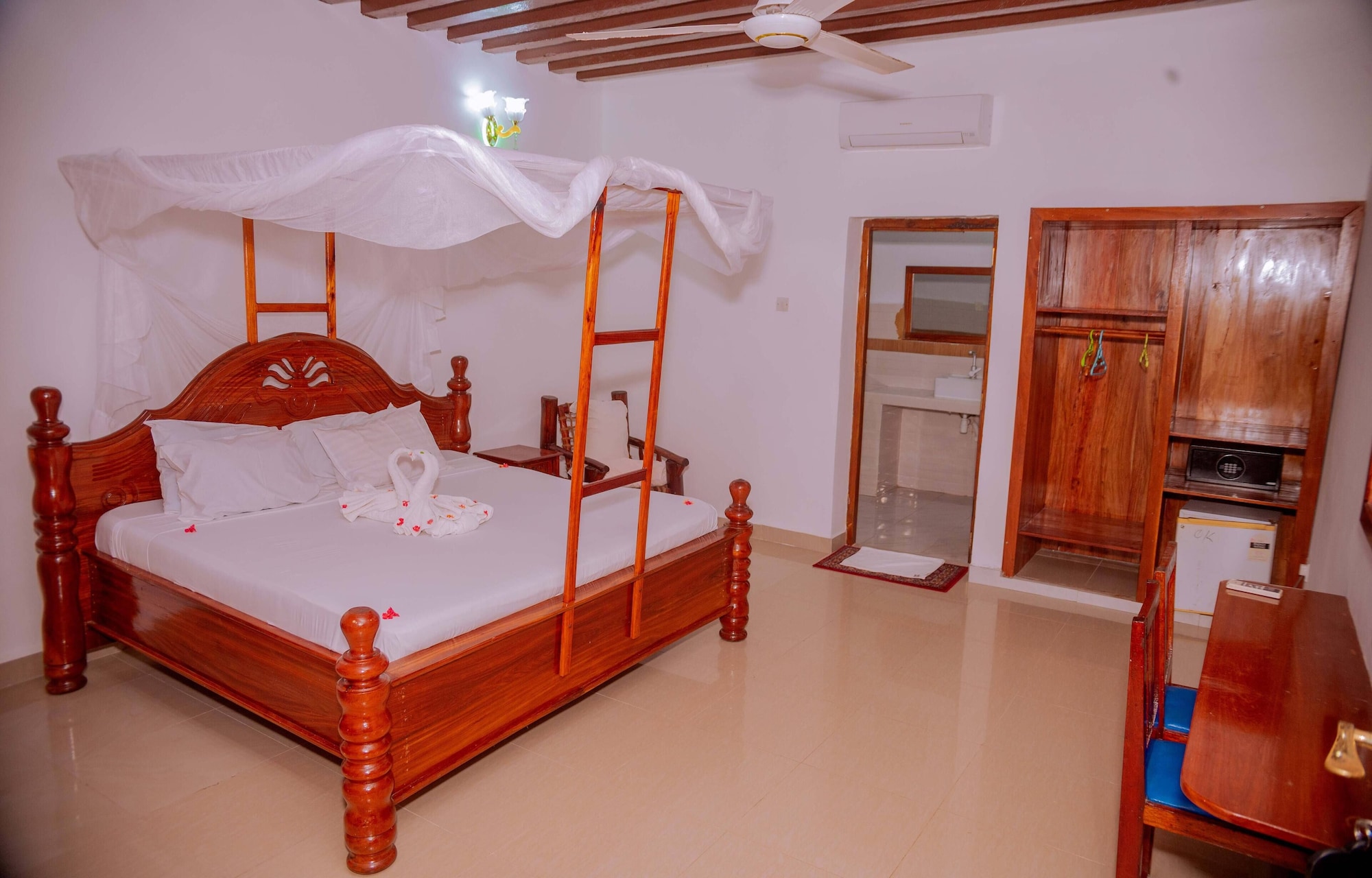 1 BEDROOM, DELUXE, DOUBLE BED, GARDEN VIEW, GARDEN AREA
