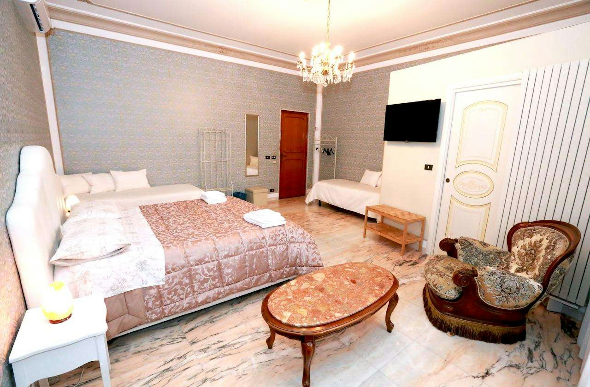 APULIA 70 HOLIDAYS 22/63