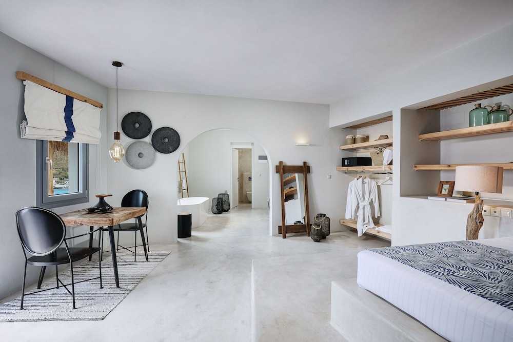 Chrysalis Boutique Hotel 33/50