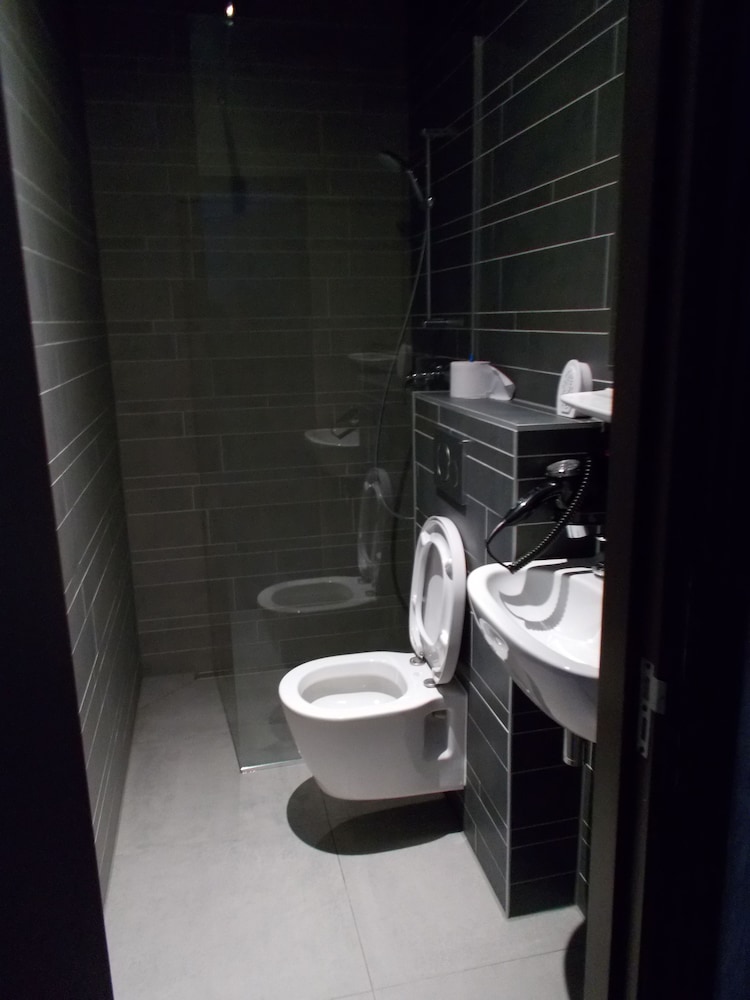 غرفة ثلاثية بثلاثة أسرّة بحمام خاص، Urban City Centre Hostel 6/6