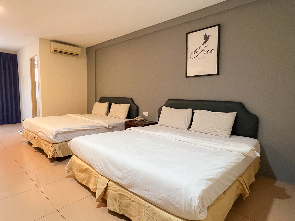 OYO 43955 N9 Business Hotel 12/27