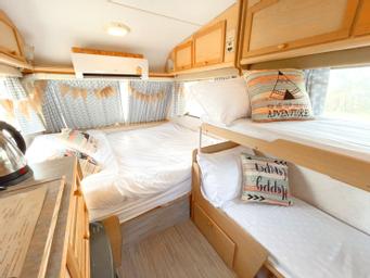 1 Double and 2 Bunk Beds, River View