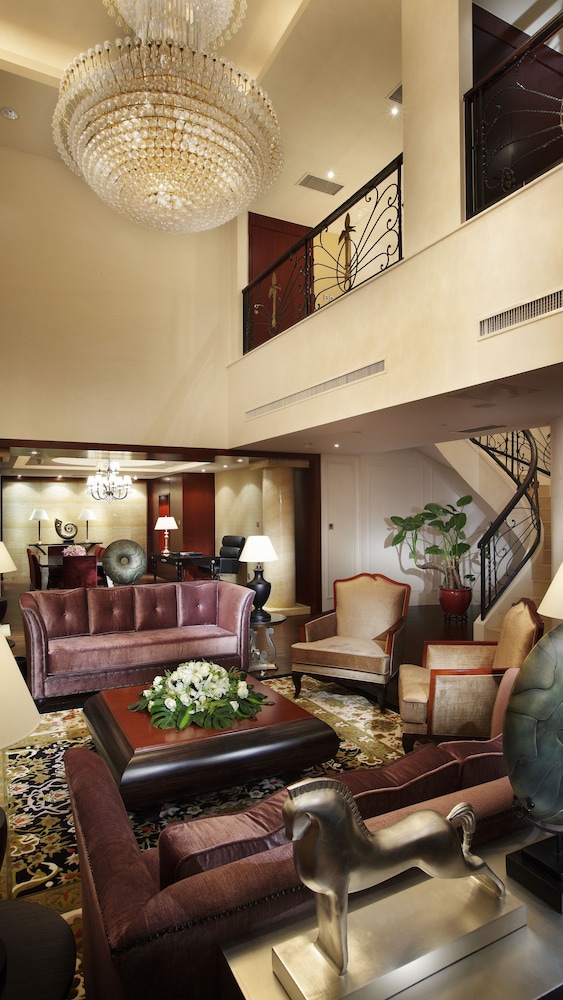 Crowne Plaza Yantai Seaview 47/82