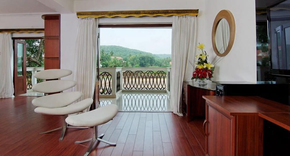 White Pearl Suites by Rosetum 40/62