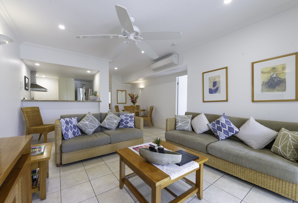 Latitude 16 Mowbray By the Sea 11/47