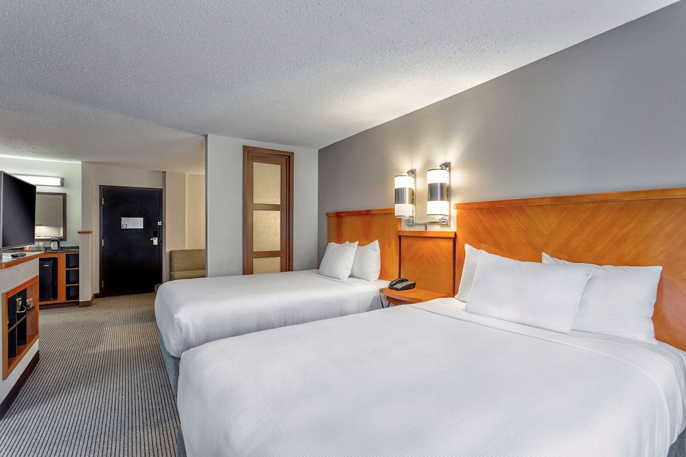 Hyatt Place Kansas City/Overland Park/Convention Center 10/50
