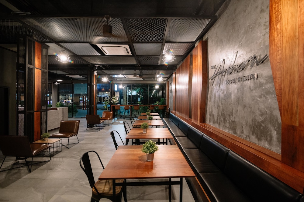 The Arbern Hostel x Bistro 38/50