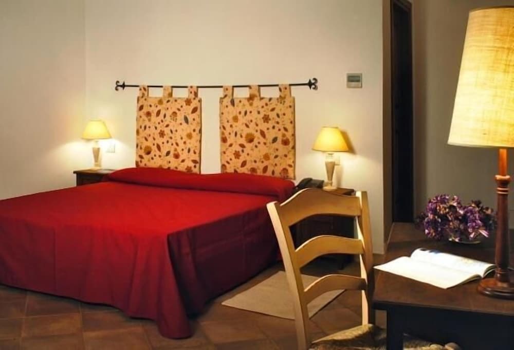 Tenuta Pilastru 6/45