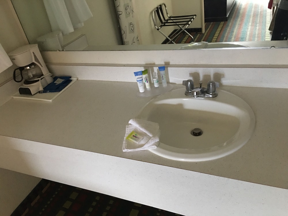 Budget Inn Laramie (Ex Ramada) 18/23