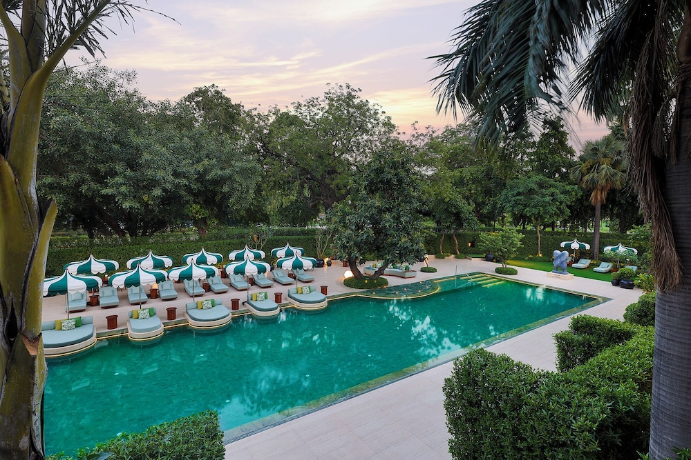 Shangri La Eros New Delhi Hotel 68/72