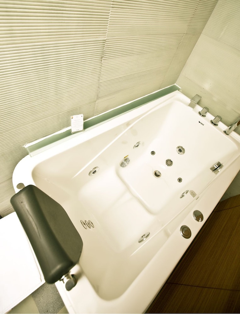 Westlake Longshang Boutique Hotel 39/40