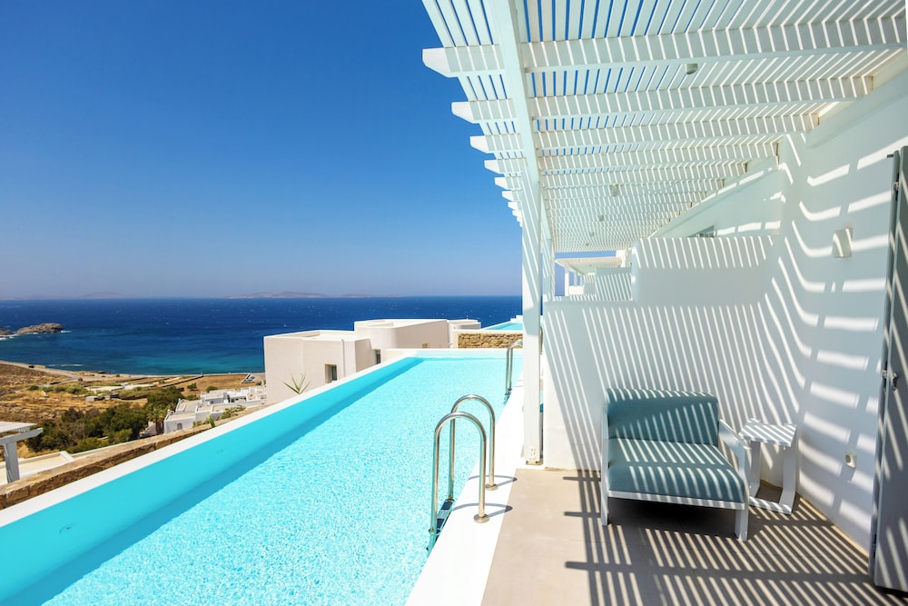 Epic Blue Suites & Villas 41/45