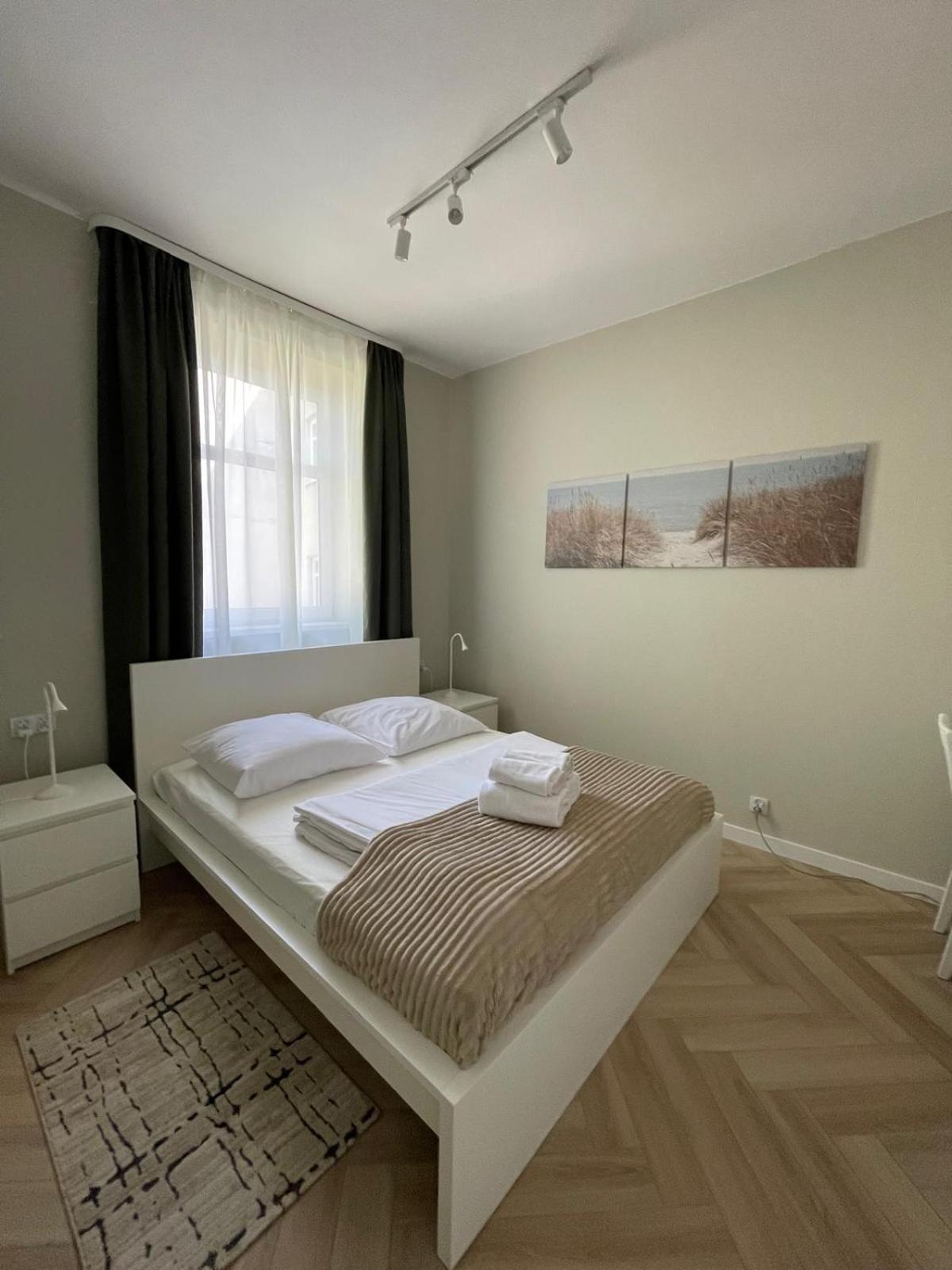 Suite, Apartment