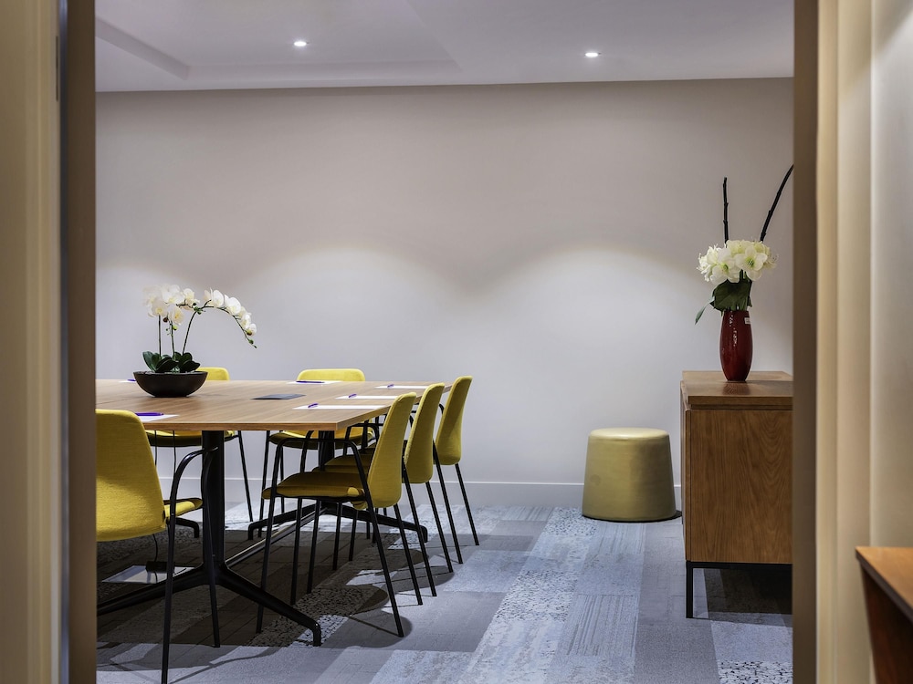 Mercure Auckland Queen Street 8/70