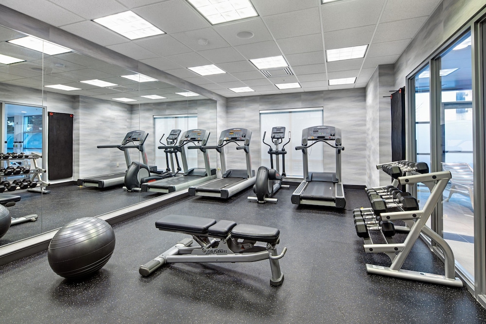 Fairfield Inn And Suites Toronto Mississauga 16/28