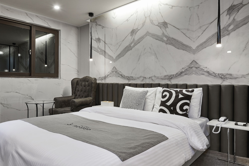 Picasso Hotel 22/66