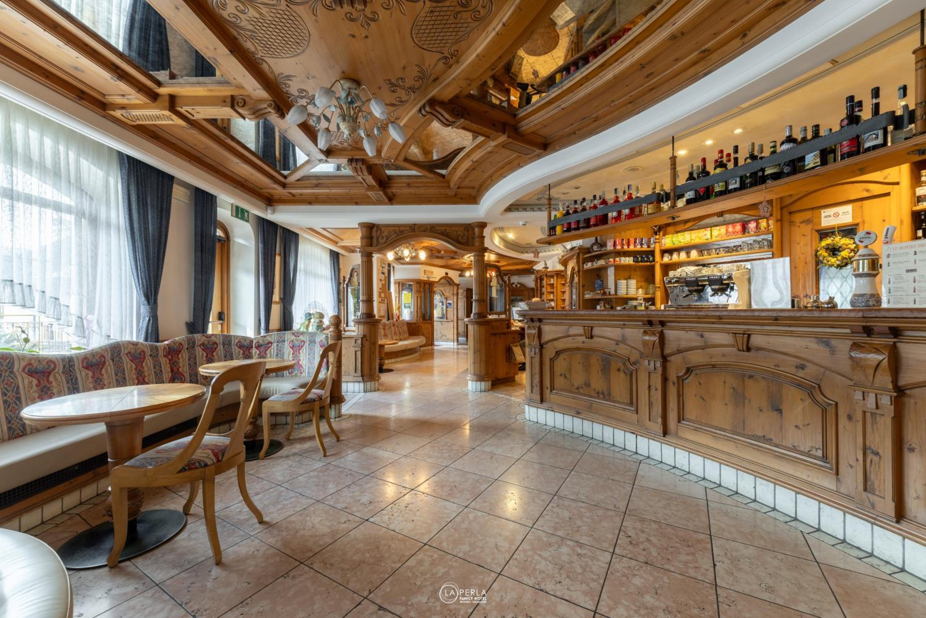 FAMILY HOTEL LA PERLA 33/53
