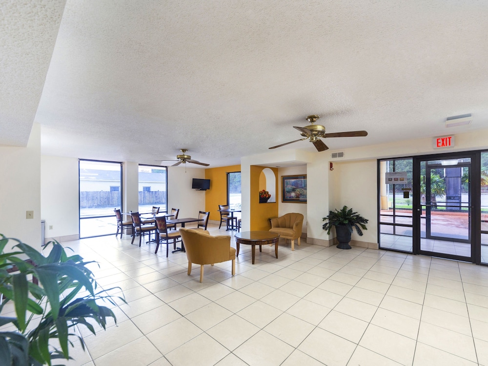 Hotel Brewton 36/49