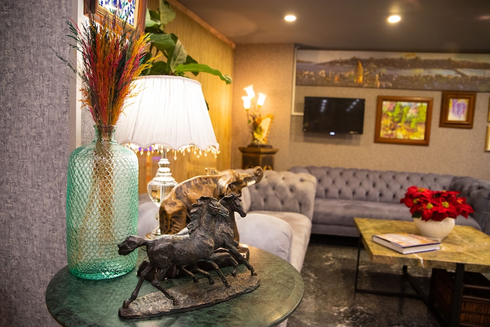 La Wisteria Boutique Hotel 49/66