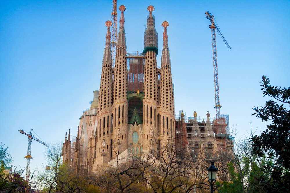 Sant Jordi Hostels Sagrada Familia in BARCELONA