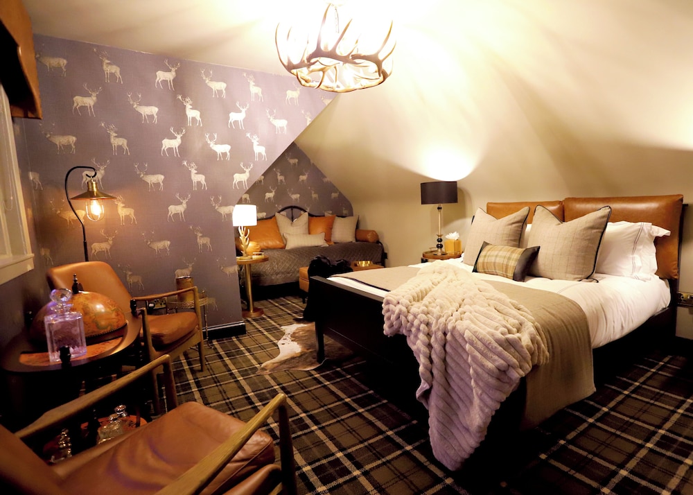 Abbotsford Hotel 18/50