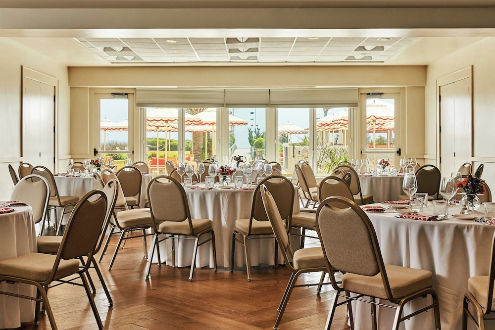 Blockade Runner Beach Resort 55/70