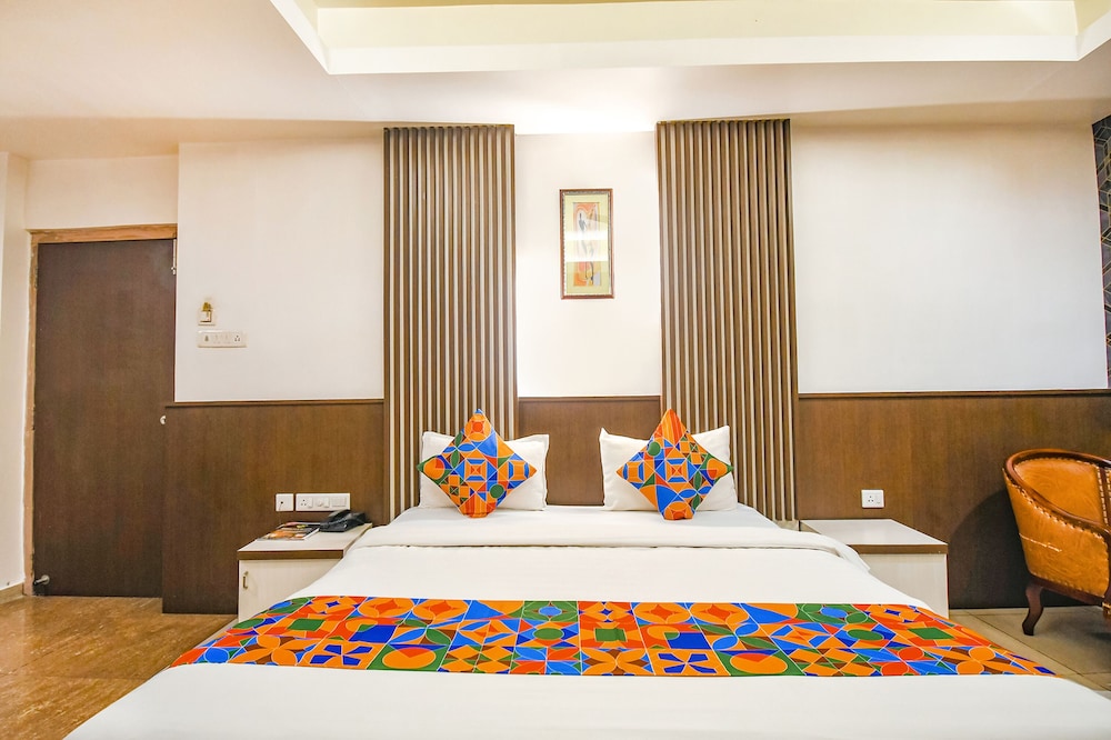 Fabhotel Emerald 18/36