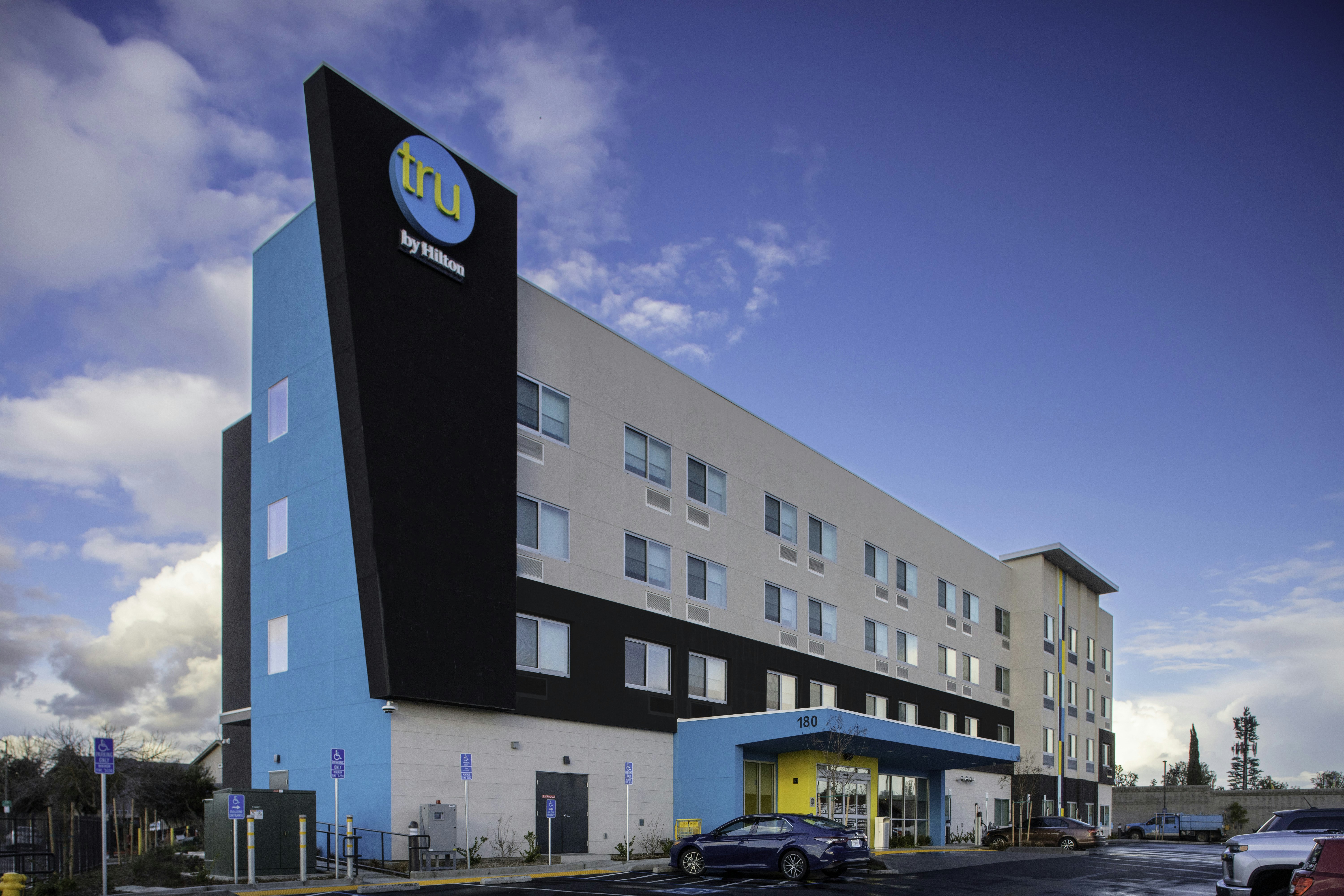Tru by Hilton Manteca 3/19