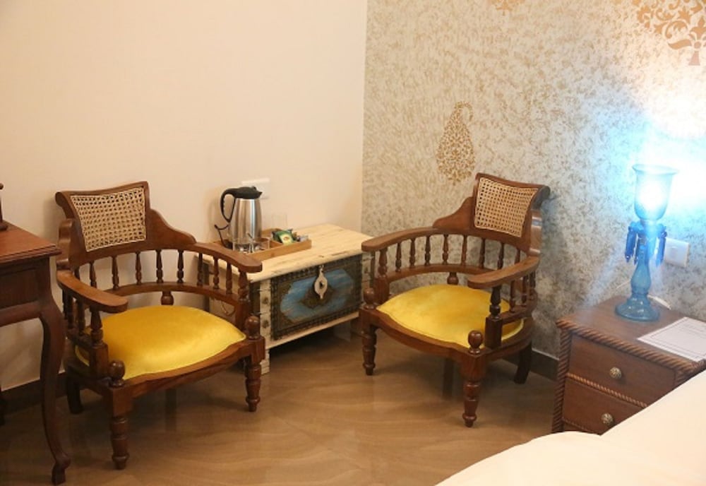 Vijaigarh Kothi 35/42