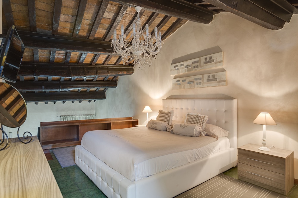 Tritone Top House 37/83
