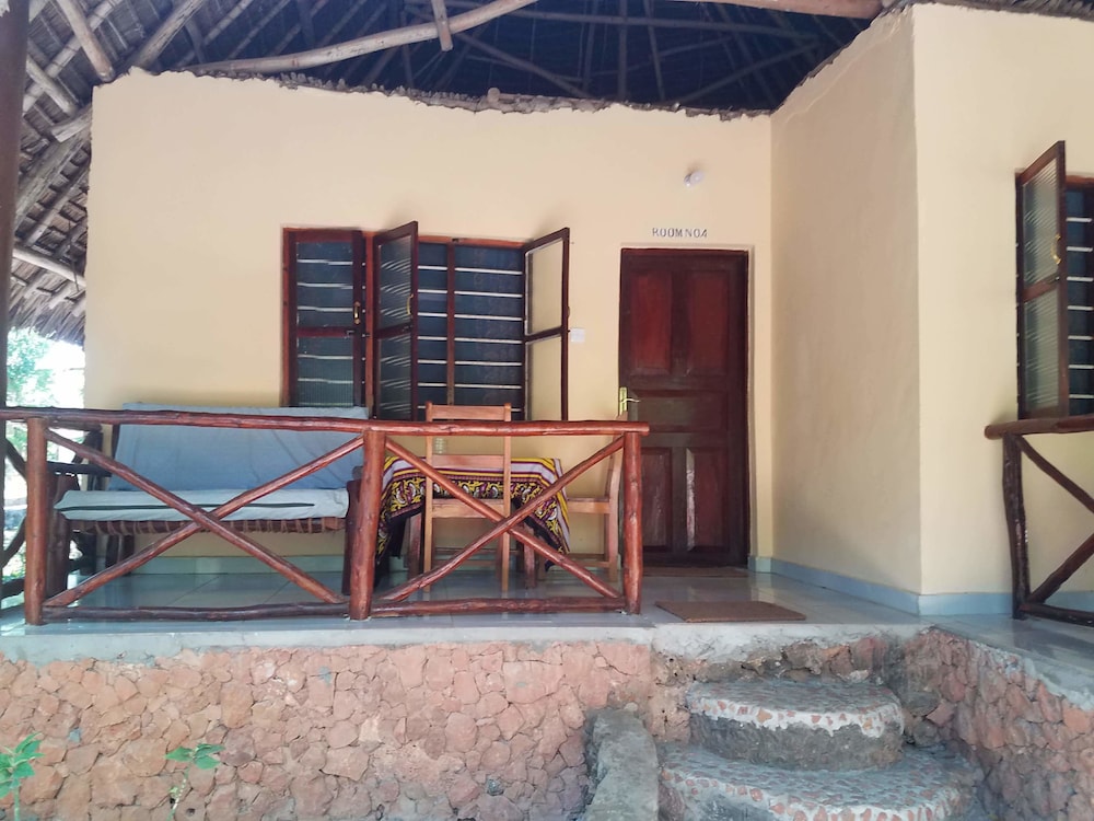 Baraka Aquarium Bungalows 19/42