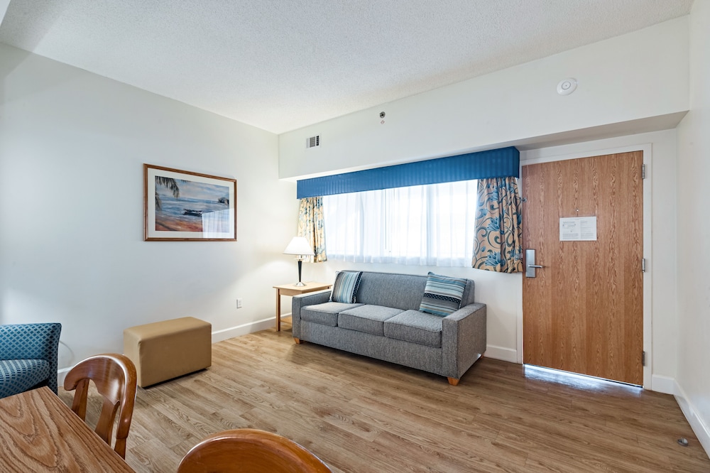 The Atrium Resort 26/36