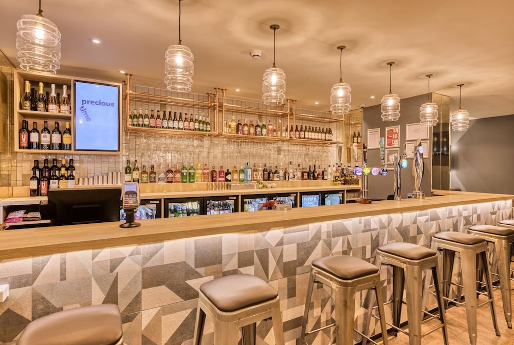Premier Inn Bristol Cribbs Causeway 37/58