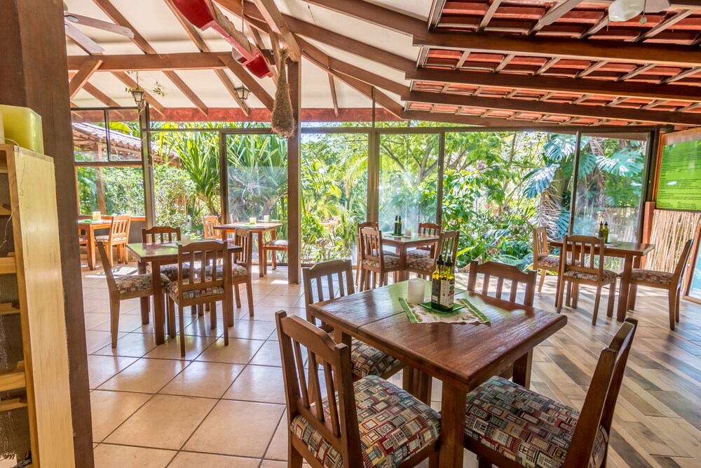 Hotel Colinas Del Sol 33/46