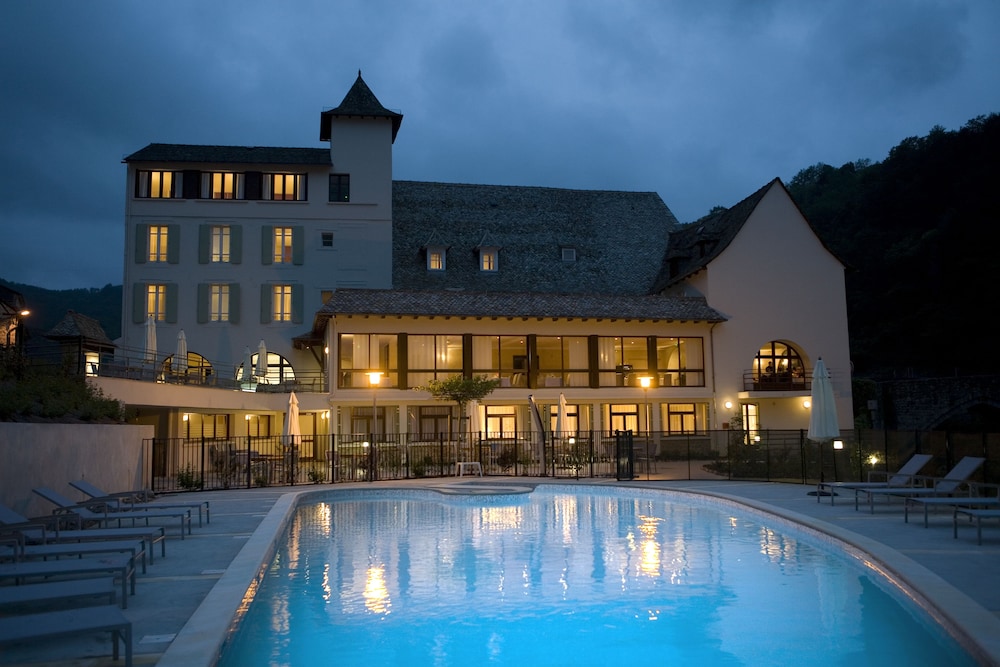 HOTEL LA RIVIERE 2/67