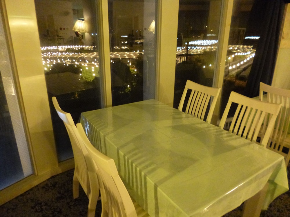 Hotel Shalala 11/23